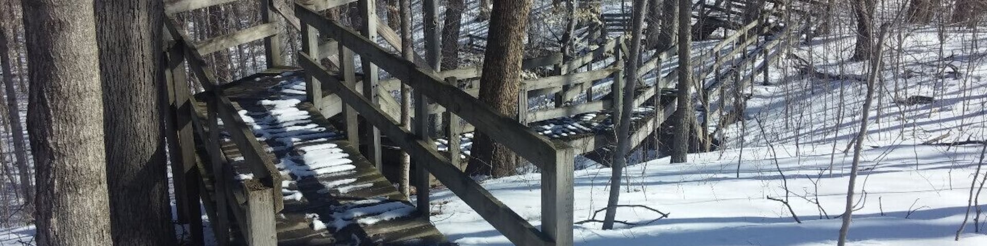 The boardwalk descending from the trail head down towards the Sandusky River.