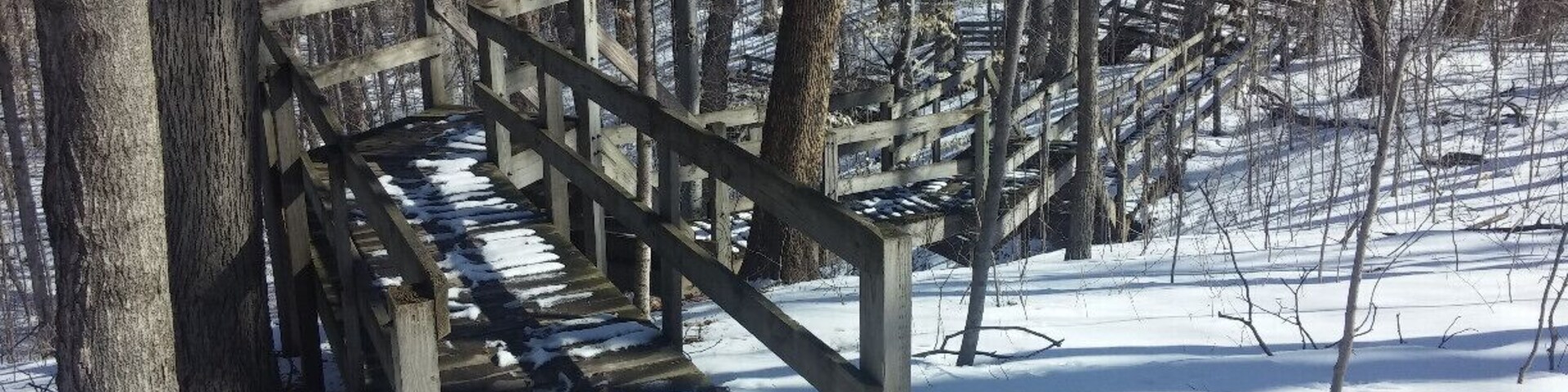 The boardwalk descending from the trail head down towards the Sandusky River.
