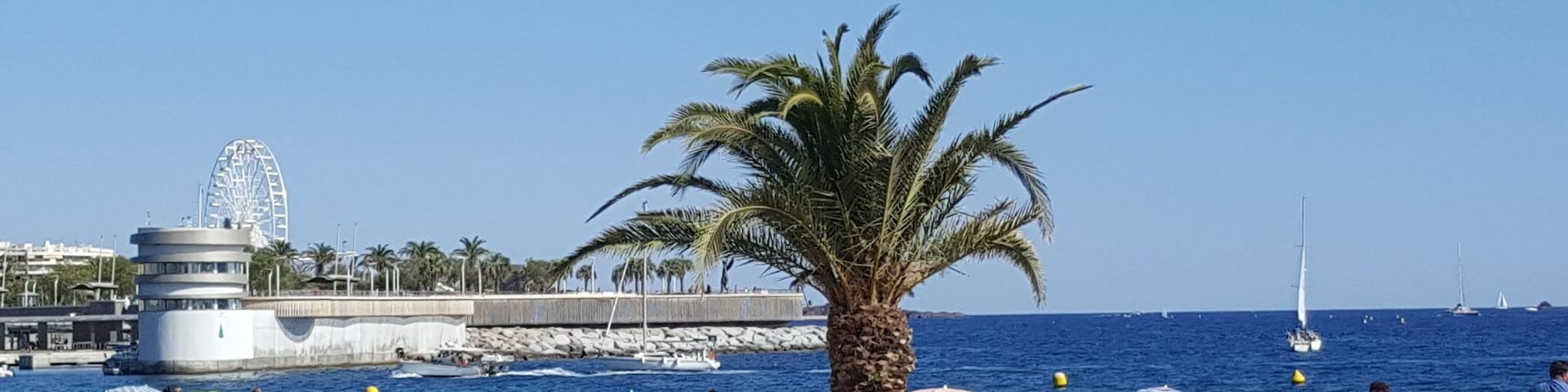 Very relaxed and less crowded with reasonable prices compared to the other places on the French Rivera