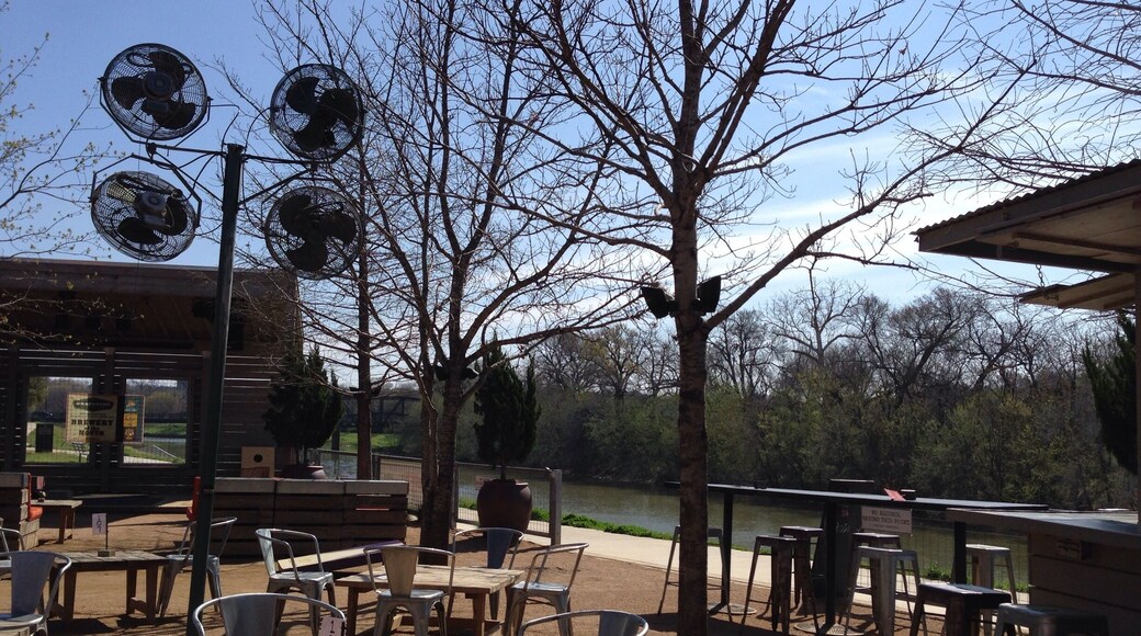 What a gorgeous day for a visit to the Woodshed for some tasty barbecue and delicious beer! This place has heaps of outdoor seating and is right on the Trinity Trail, so you can walk/run/bike there too. They usually have live music, they have games like cornhole, and dogs are welcome.