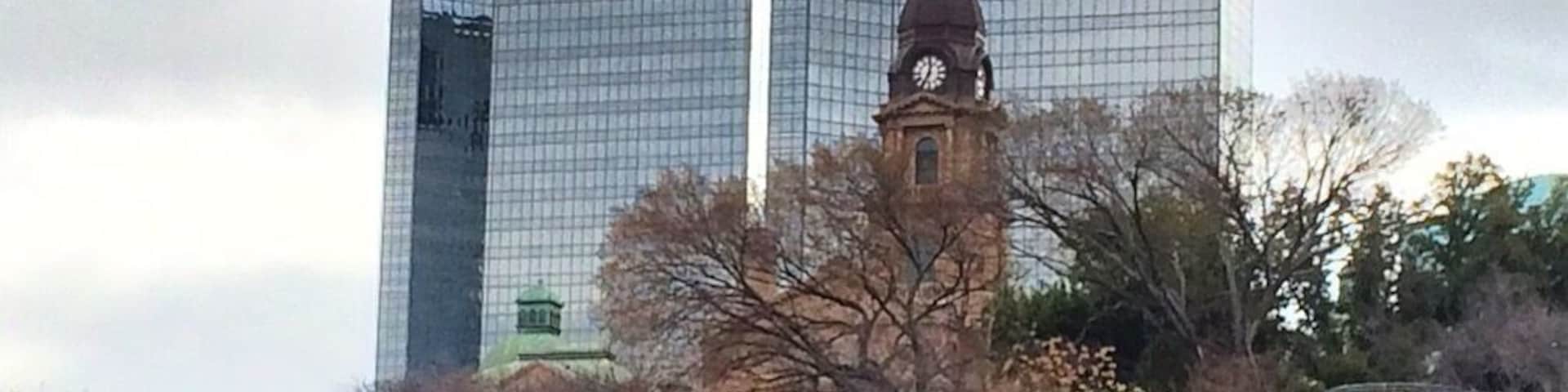 On the #riverfront in #downtown Fort Worth
#fortworth #texas #courthouse #skyscraper #architecture #reflections #urbanexploration #city