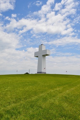 This cross was envisioned in the nineteen-thirties as a non-denominational landmark for community praise. From this spot one can easily see Illinois, Missouri and Kentucky