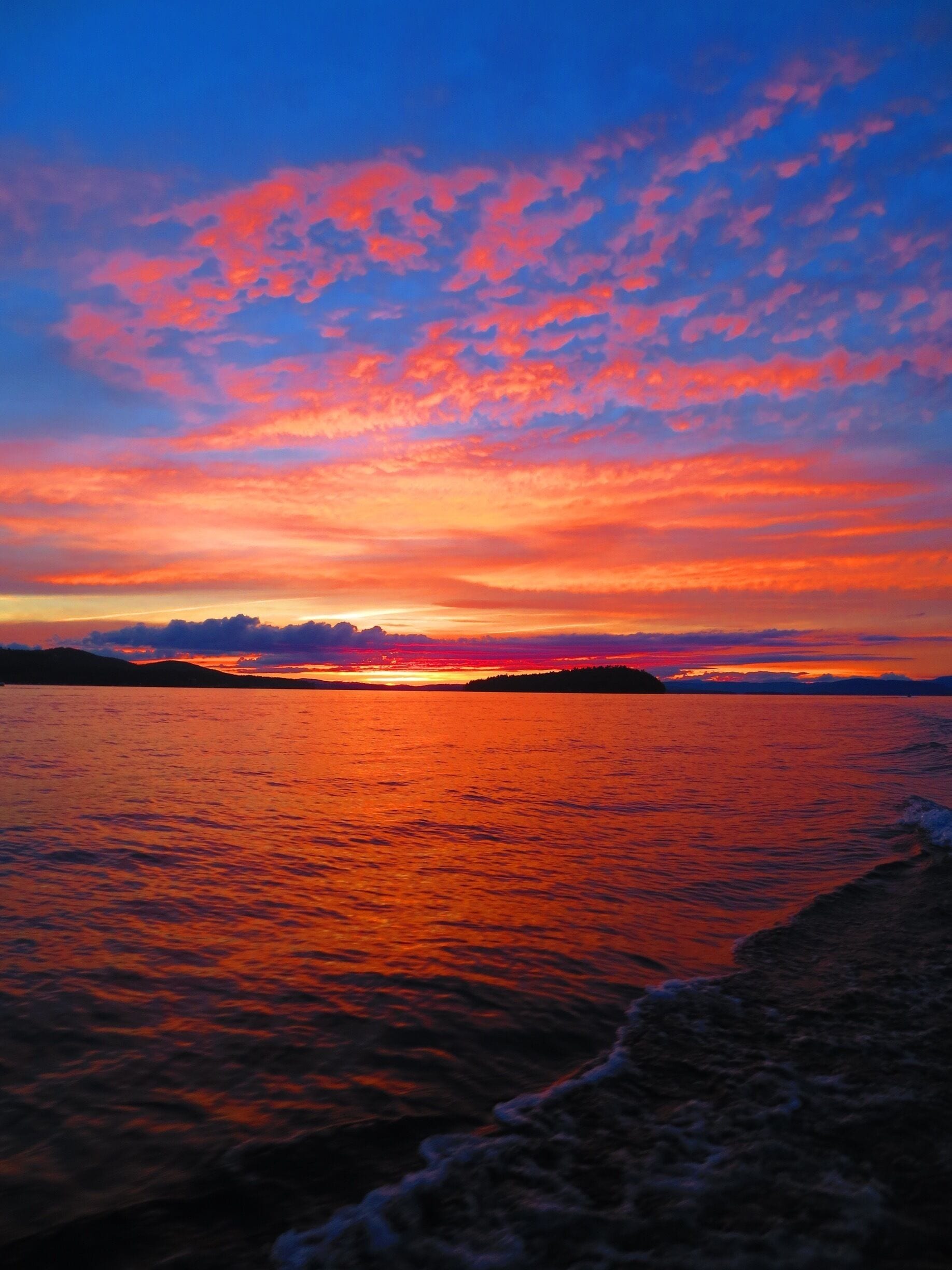 Spectacular Winnepesaukee Sunset shared with my awesome family! Truly a masterpiece! #LoveMyTown