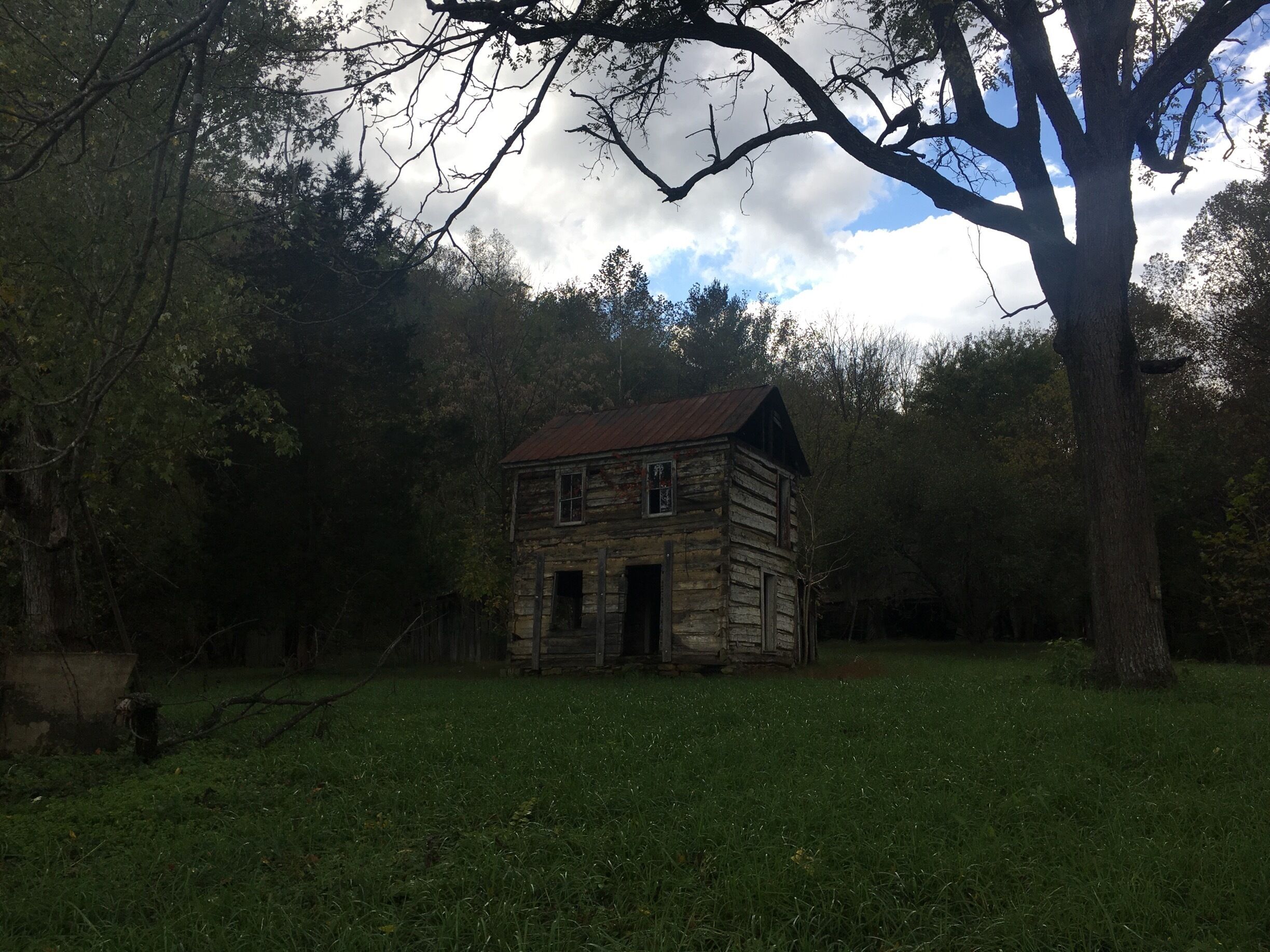 She’s been standing far off the road as far as I can remember. As I child I always wanted to stop, as an adult I finally did ❤️ 