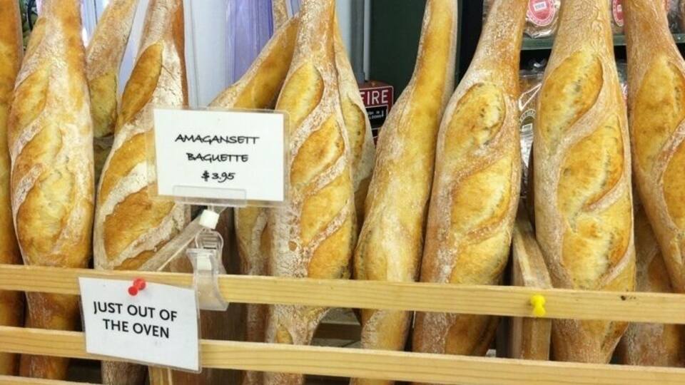 Local food and killer b-fast sandwiches. Best people-watching!