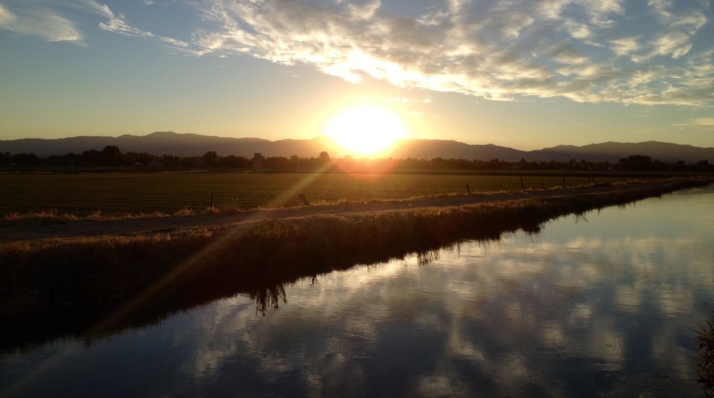 Beautiful sunrise. Mountains, city, farmland. #LoveMyTown