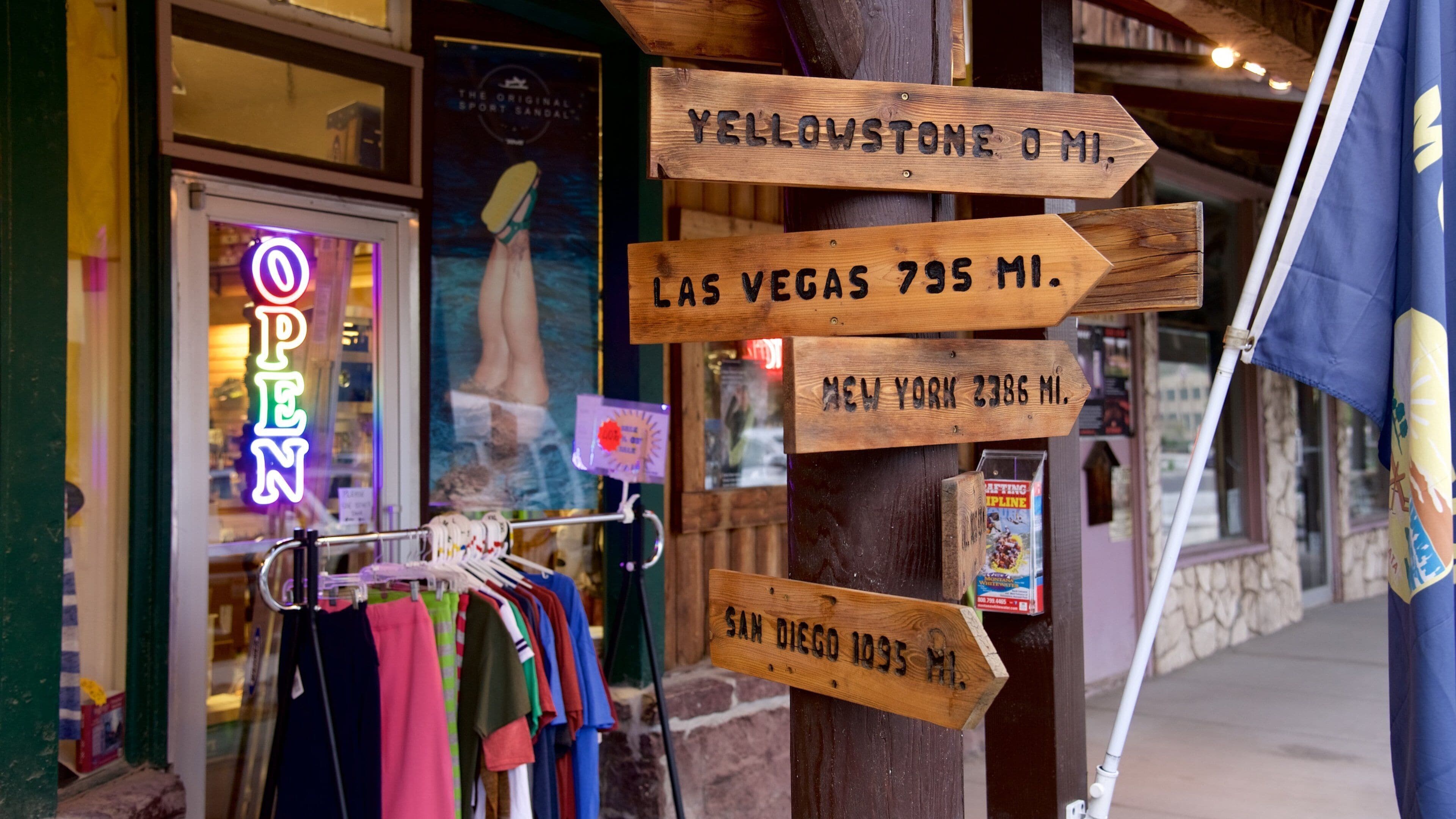 Gardiner showing signage