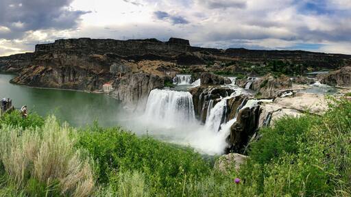Shoshone Falls on a beautiful summer day - Panoramic view