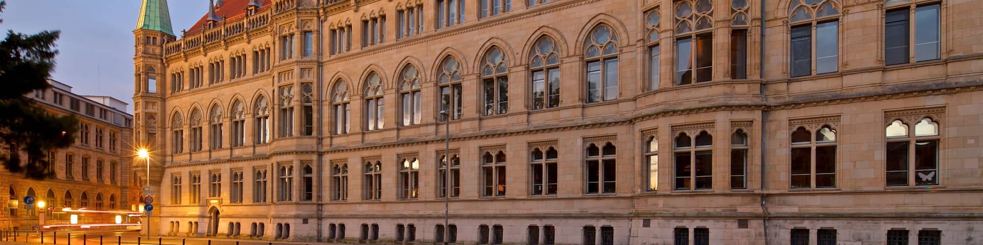 Braunschweig mit einem historische Architektur und bei Nacht