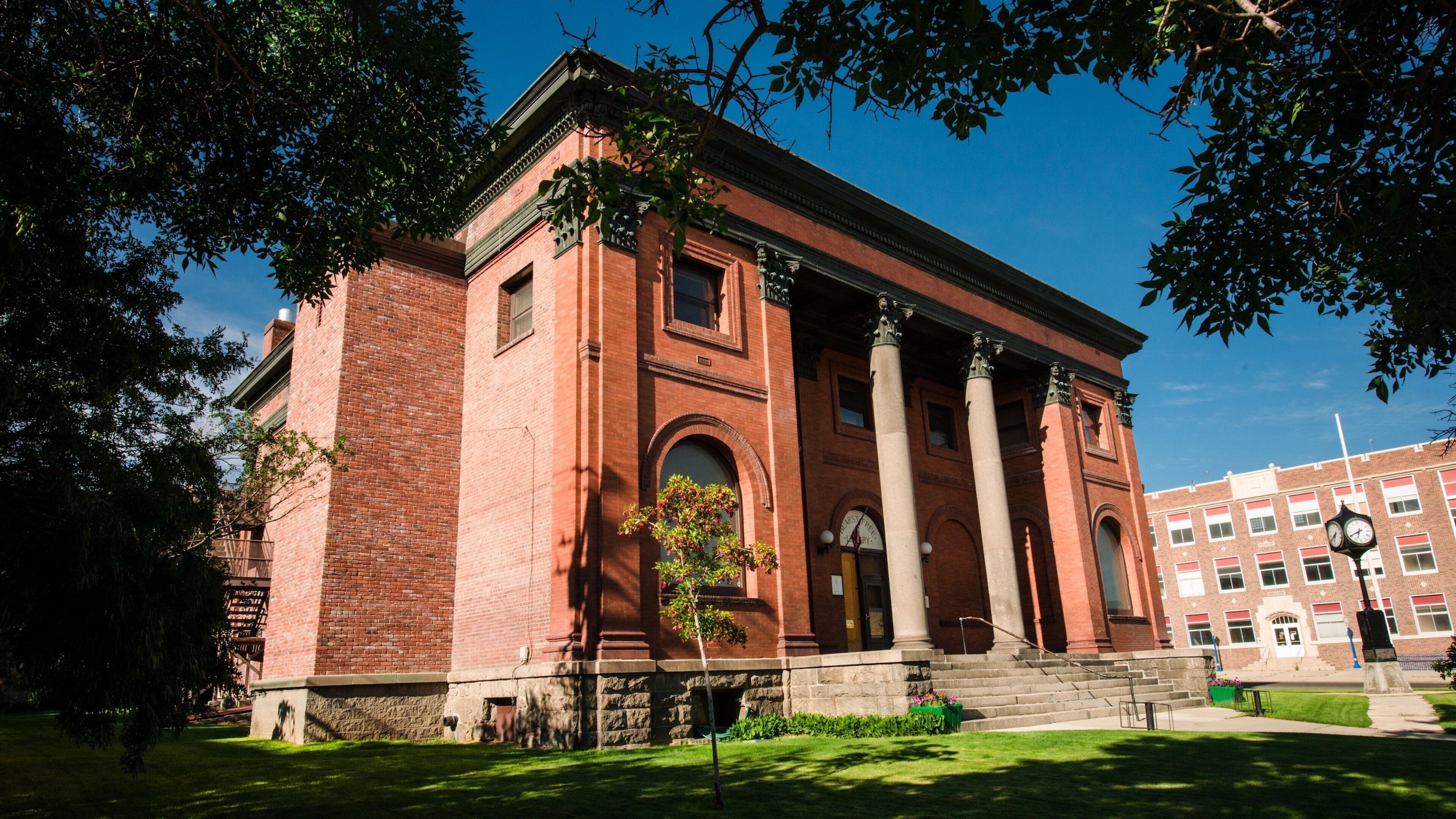 Anaconda which includes heritage architecture