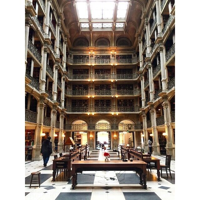 This library had been on my bucket list for years! Unfortunately you cannot ascend any of the stairs so you'll only get the view from the ground. The famous reading room itself is smaller than it sometimes looks in photos, but is so worth a quick stop if you're in Baltimore. Before you plan to see it though, check the opening hours online. I believe it is not open for the public on weekends and on Mondays!