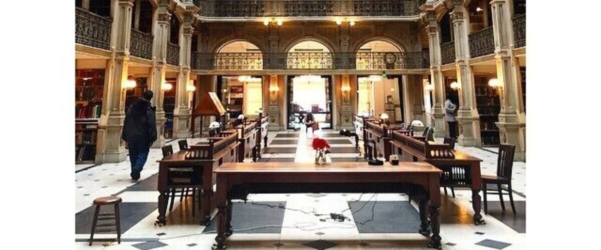 This library had been on my bucket list for years! Unfortunately you cannot ascend any of the stairs so you'll only get the view from the ground. The famous reading room itself is smaller than it sometimes looks in photos, but is so worth a quick stop if you're in Baltimore. Before you plan to see it though, check the opening hours online. I believe it is not open for the public on weekends and on Mondays!