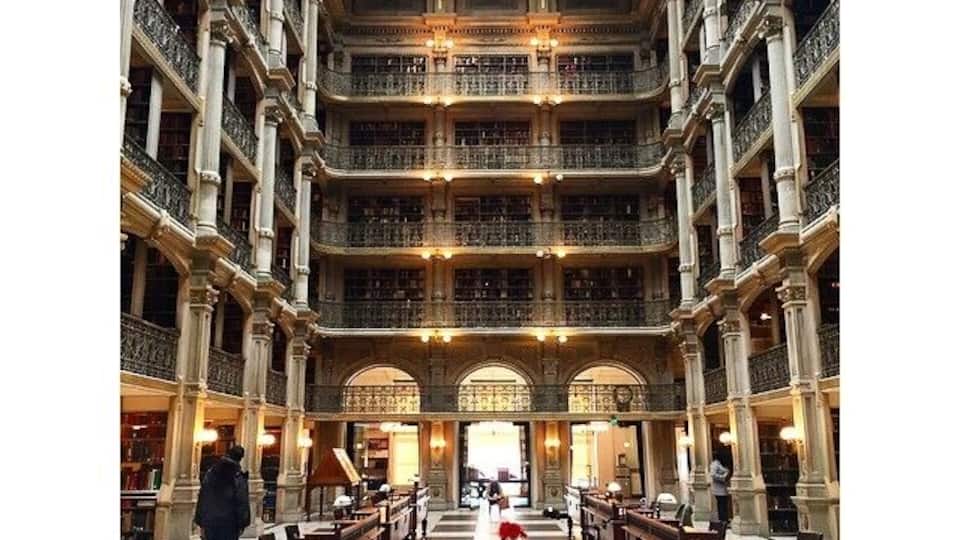 This library had been on my bucket list for years! Unfortunately you cannot ascend any of the stairs so you'll only get the view from the ground. The famous reading room itself is smaller than it sometimes looks in photos, but is so worth a quick stop if you're in Baltimore. Before you plan to see it though, check the opening hours online. I believe it is not open for the public on weekends and on Mondays!