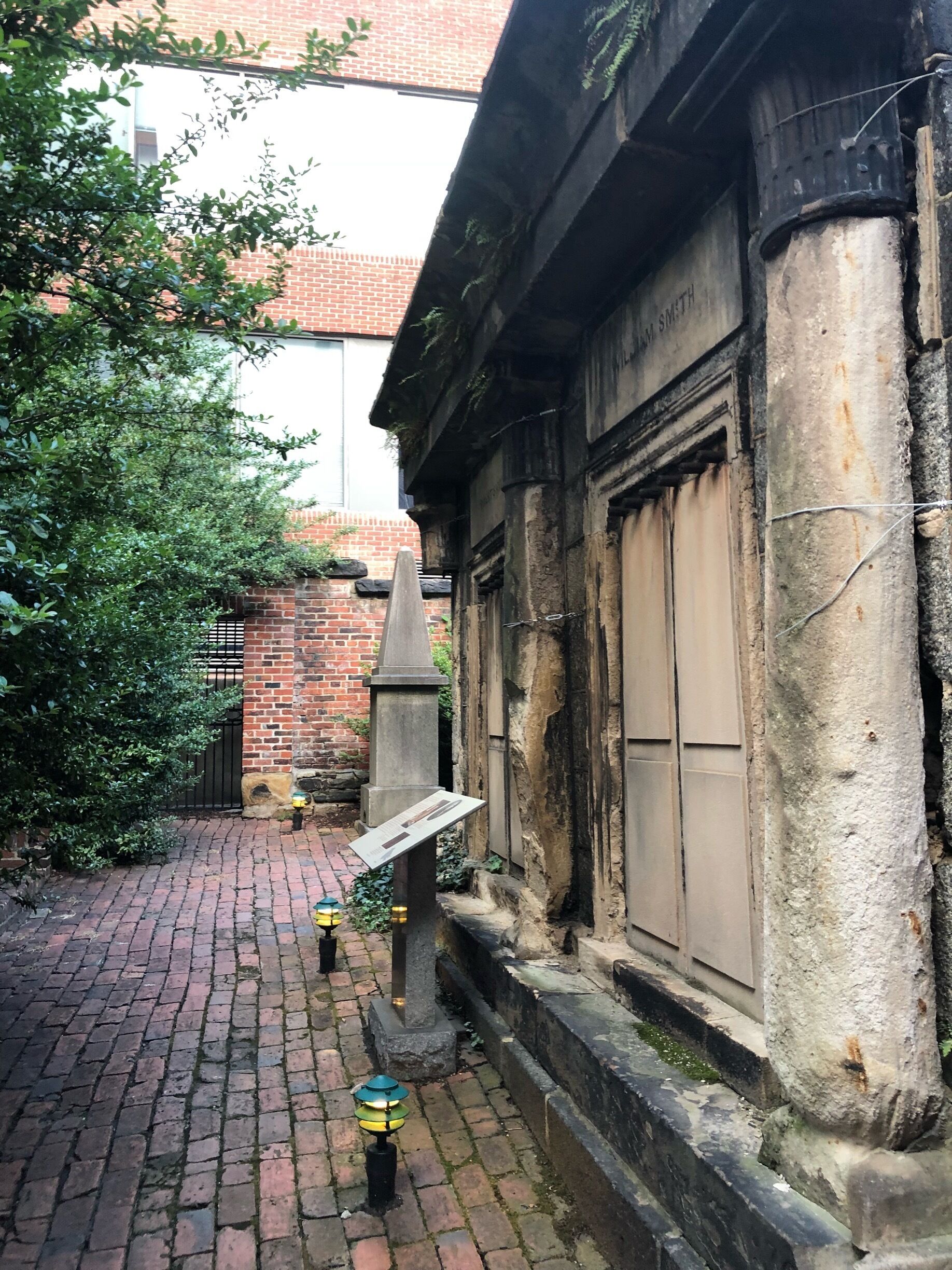 Reminds me of Highgate cemetery 