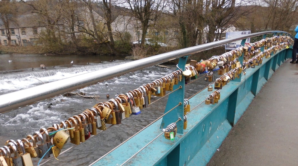 #AquaTrove Love locks 🔐 ❤️ on Bakewell bridge