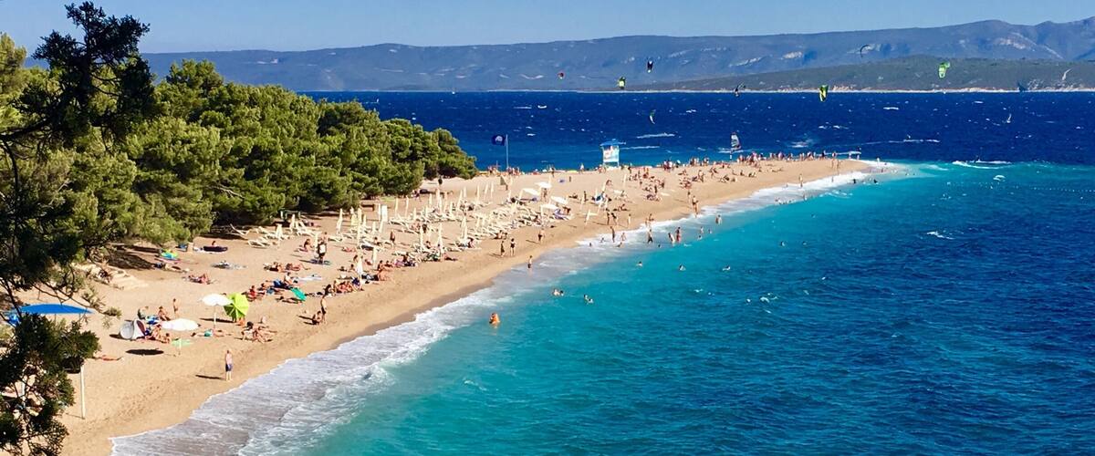 Beach of Zlatni Rat ( Brac Island , Bol , Croatie )