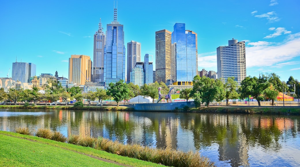 View of Melbourne skyline in summer