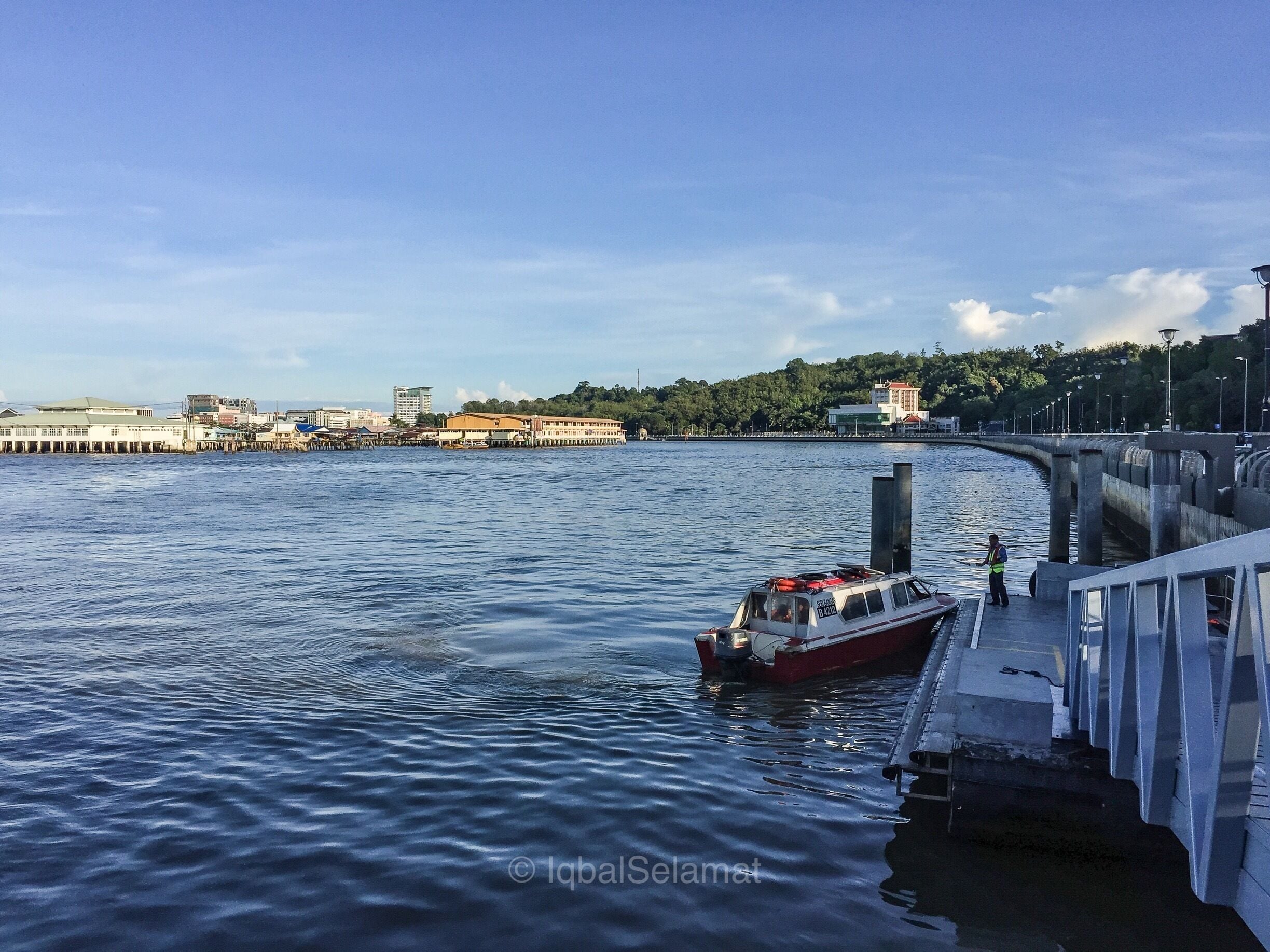Brunei is a green city (literally), the city is full of parks and surrounded by mangroves and semi-dense forest. This is the gate way to lush and untouched forest of Brunei and to Ulu Ulu Temburong resort.