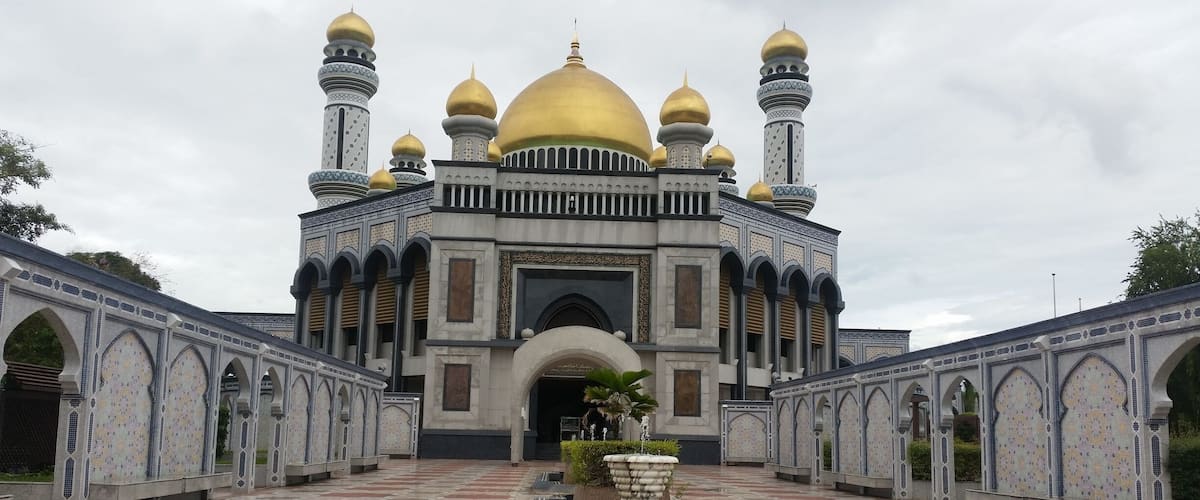 Jame'asr Hassanil Bolkiah Mosque, located in Bandar Seri Begawan, is the largest mosque in Brunei. It was built to commemorate the 25th anniversary of the sultan's reign, and opened in 1994. It is known locally as the Kiarong mosque. - Wikipedia