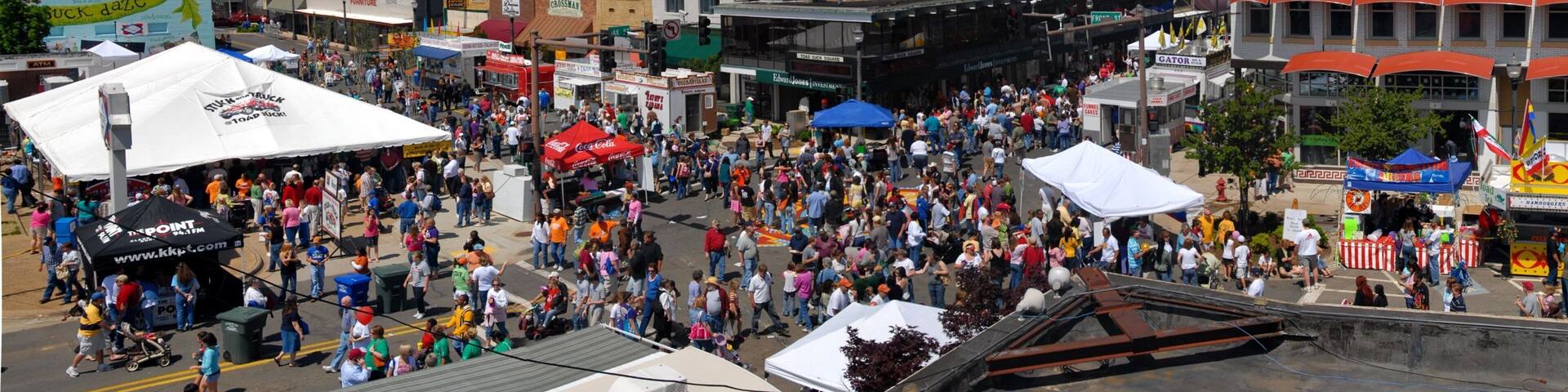 Conway featuring markets, fall colors and a square or plaza