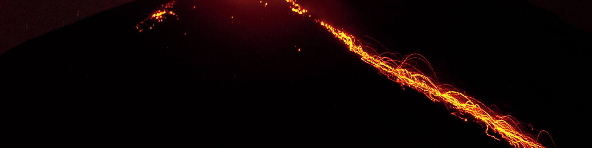 30 second exposure volcano de pacaya