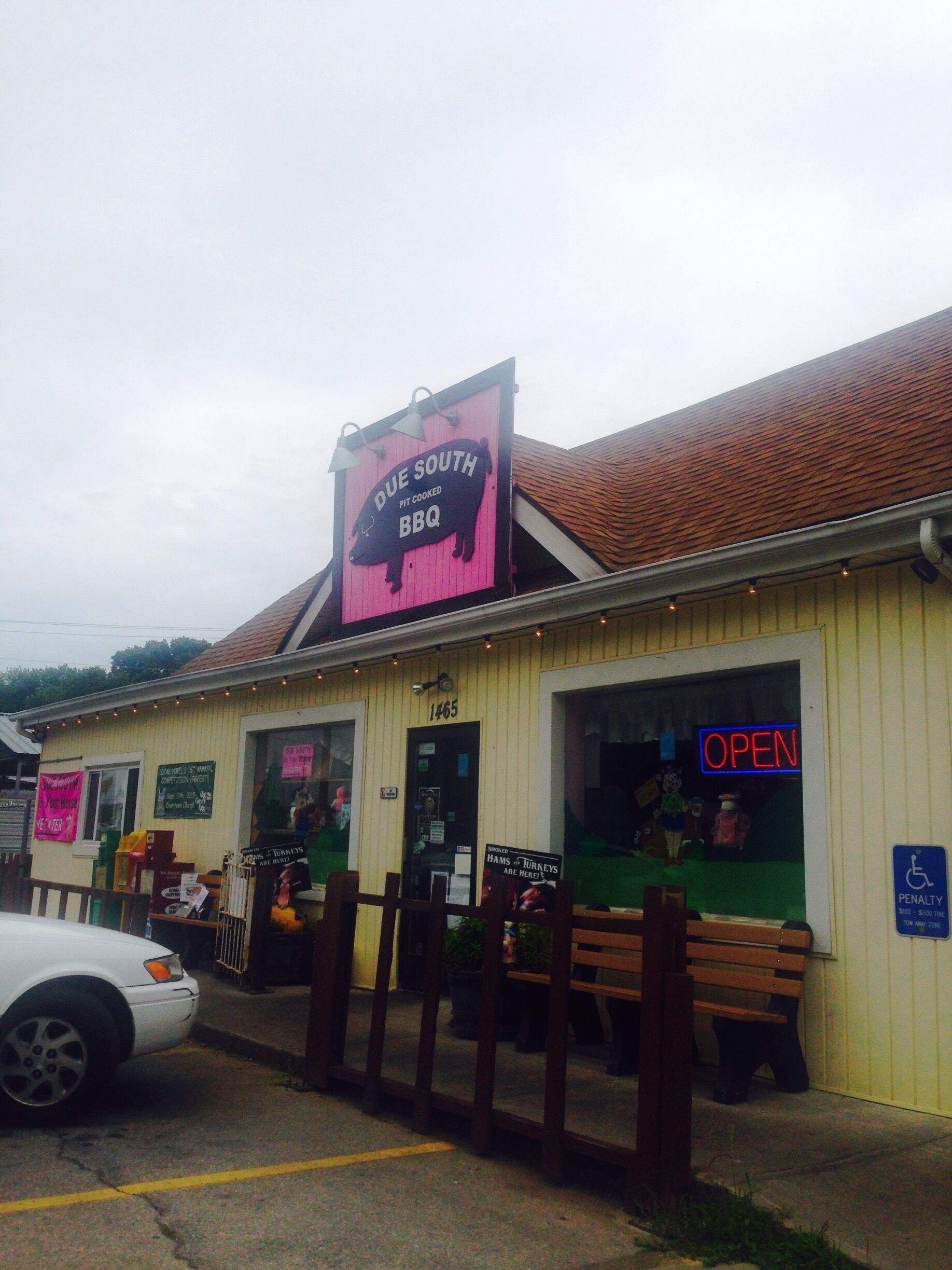 A great place to stop for some "Q." We are on a #roadtrip from Georgia to Massachusetts and taking the inland route. Such a pretty drive through the Appalachians. 