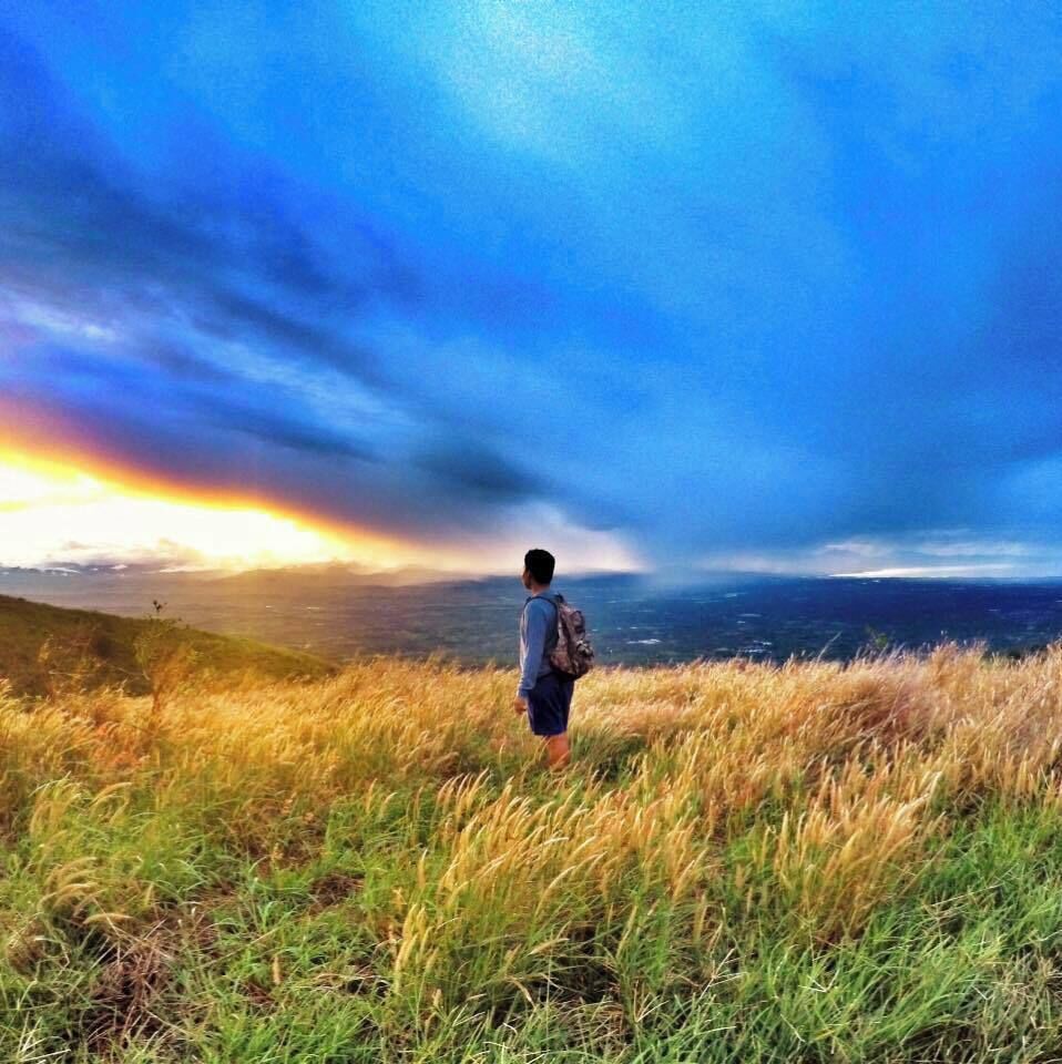witness the sunrise in sanchez peak, the highest peak in general santos city... follow my instagram @byahepinas and @adventurandz