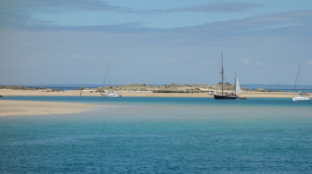 A Caribbean beach? No, one of the Chausey Islands (Normandy, France). #BeachTips! #BVSBlue
