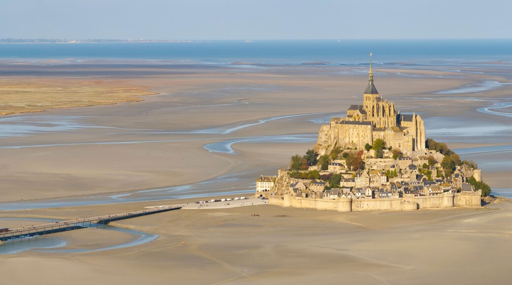panorama aerien mont saint michel grande marée basse