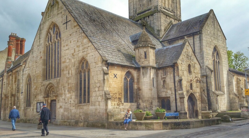 Obviously we travel a lot but lately we have been opening our eyes in our home city of Gloucester. This is the St Mary de Crypt Church in Southgate Street which we have walked past hundreds of times without taking notice. It was first recorded in 1140 and is located adjacent to the Greyfriars. Good to discover whats on your doorstep! âȘ#âHistory⏠âȘ#âGloucesterâŹ