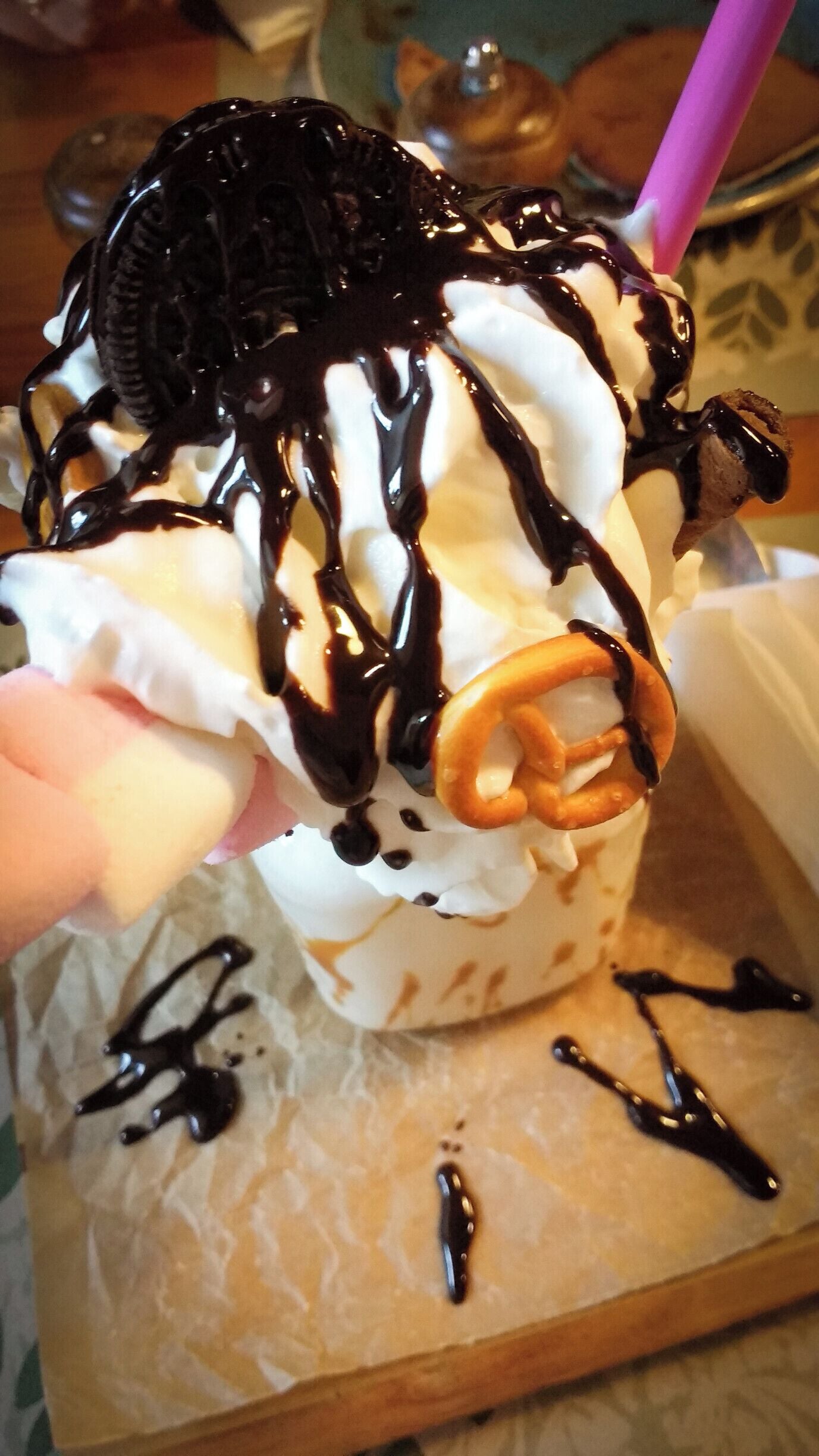 Meet Freak Shake. :) One of the best desserts of my life!! Served in my favourite place of my May/June trip around the Baltics and beyond.
Would return there THIS VERY MOMENT.
#delicious