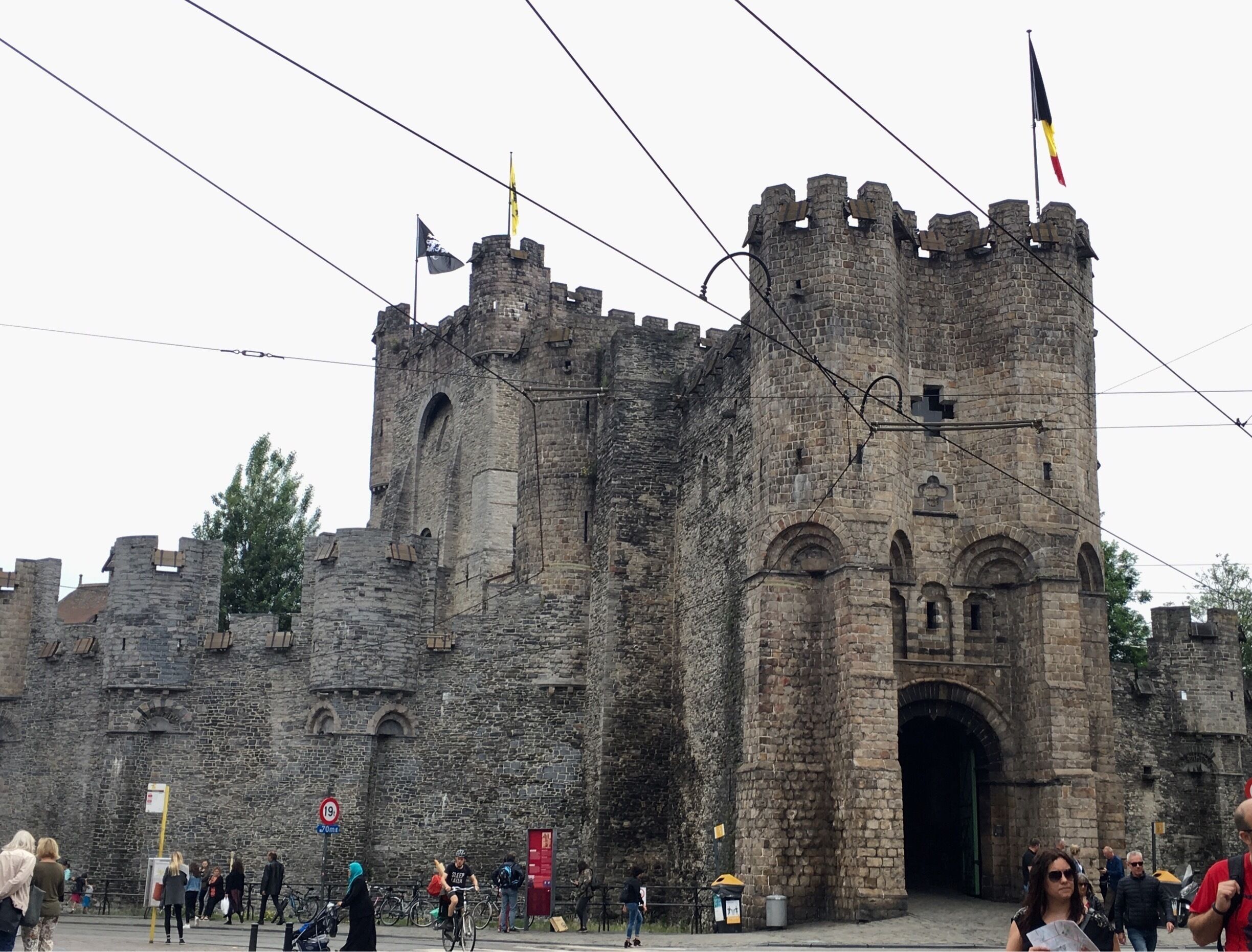 The castle of the count - an amazing castle 😊