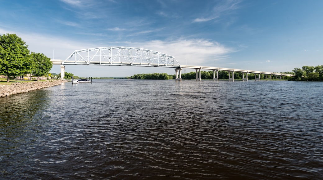 Wabasha-Nelson Bridge