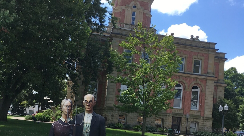 Redefining "Indiana's cool north" with Grant Wood in downtown Goshen. As if Goshen is not surprising enough. #epicart
http://www.amishcountry.org/explore-the-area/epic-art-adventures-photo-gallery/
http://sewardjohnsonatelier.org/biography/
https://en.m.wikipedia.org/wiki/American_Gothic