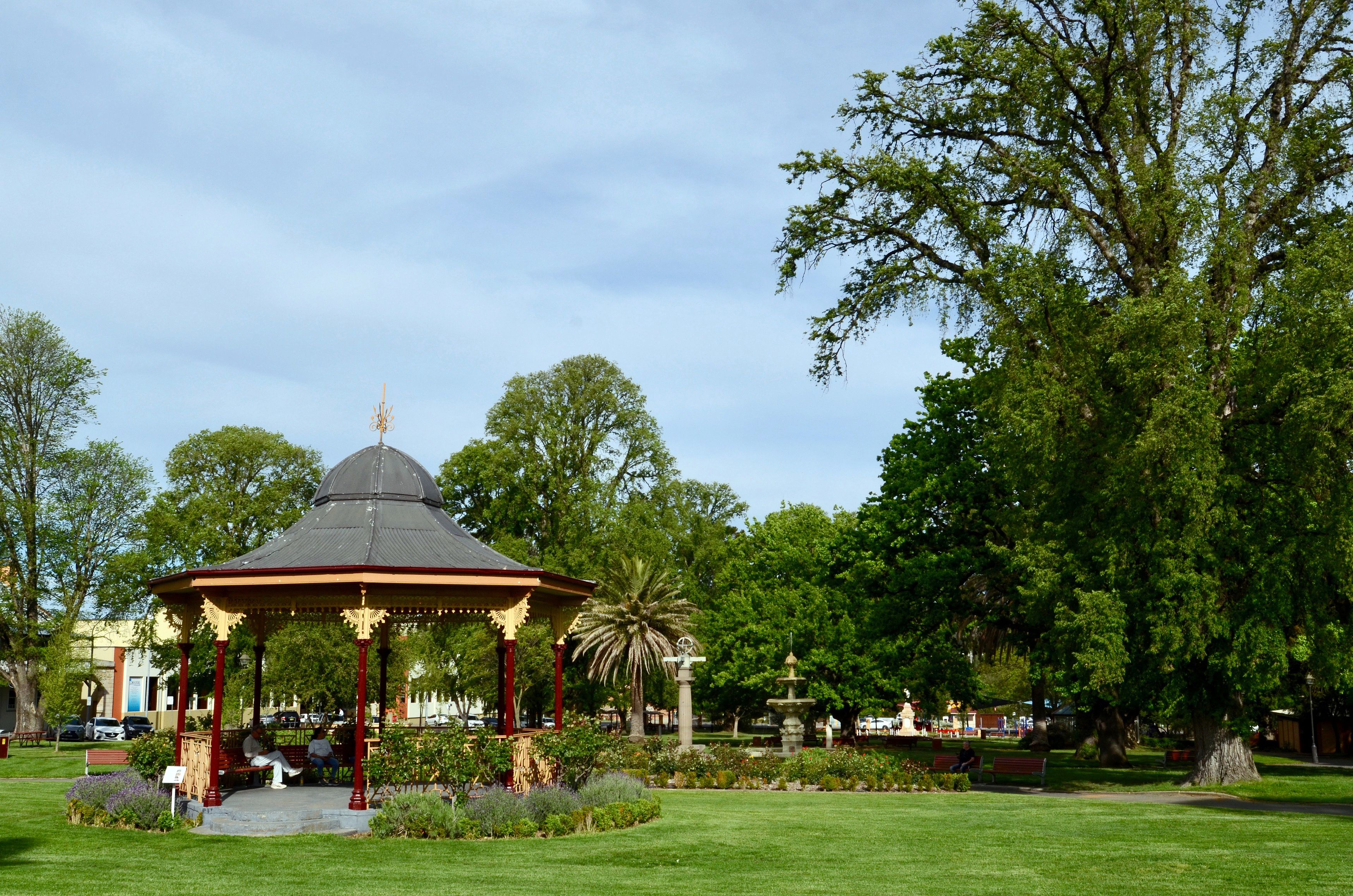 A view of Belmore Park in the city of Goulburn, Australia