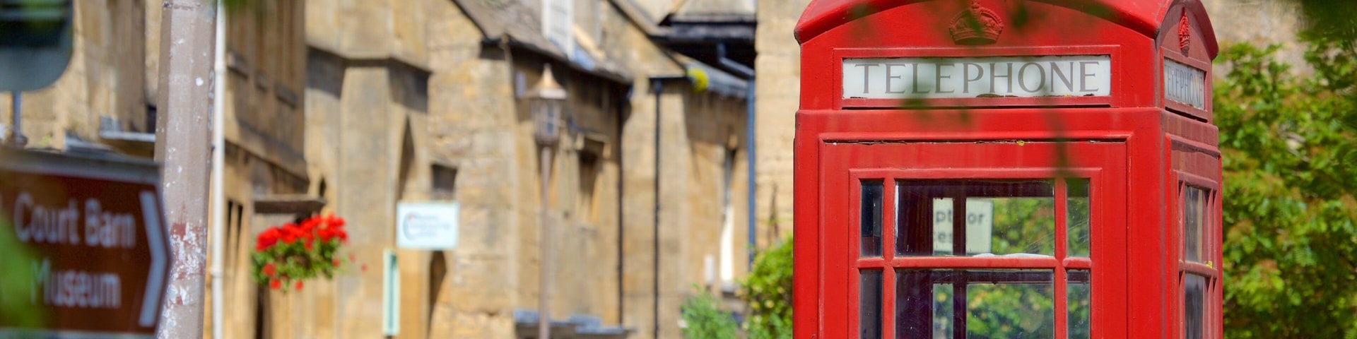 Chipping Campden showing signage