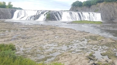 A huge waterfall for the whole river