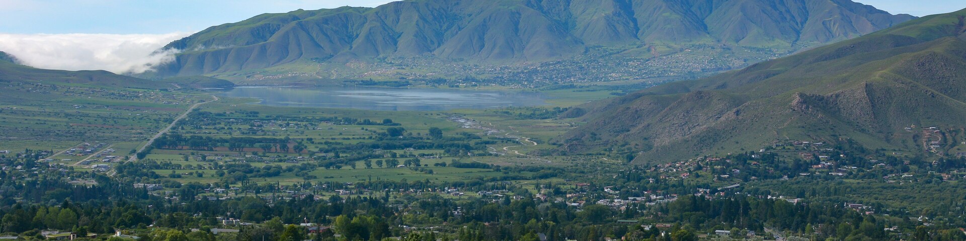 vista panorámica de Tafí Del Valle en Tucumán. montañas y paisaje.