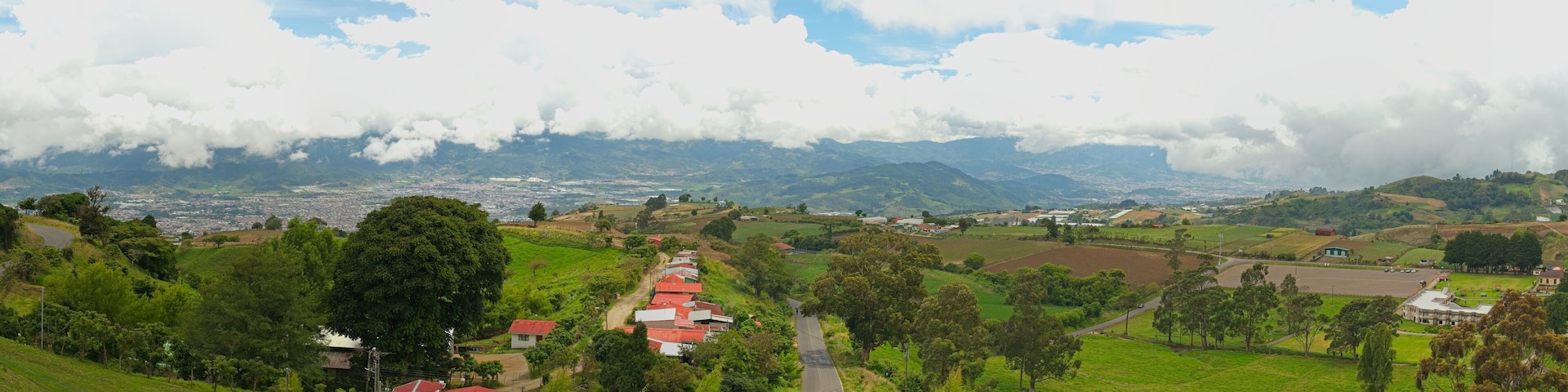 landscape in the Cartago area south of volcano Irazu