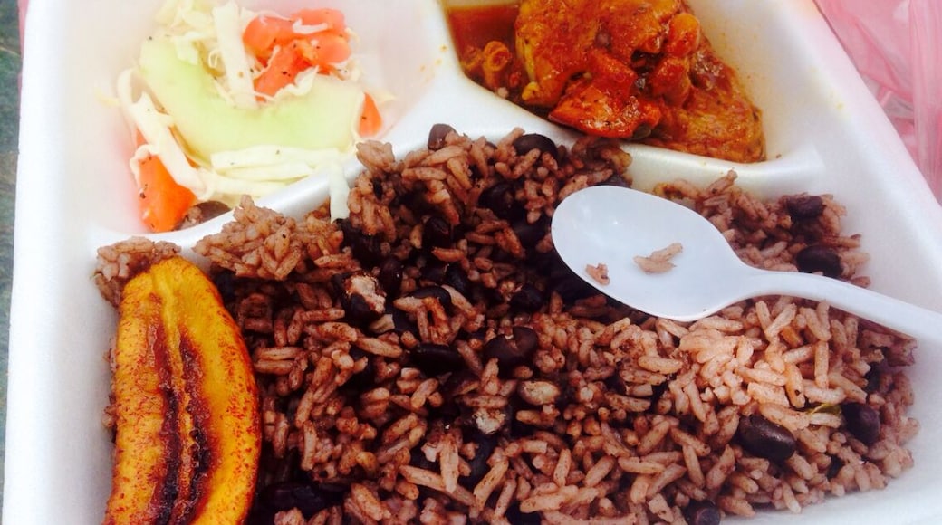 Typical belizean meal. Rice n' beans and stewed chicken. I think this was a about $1.50 on a side street. #delicious