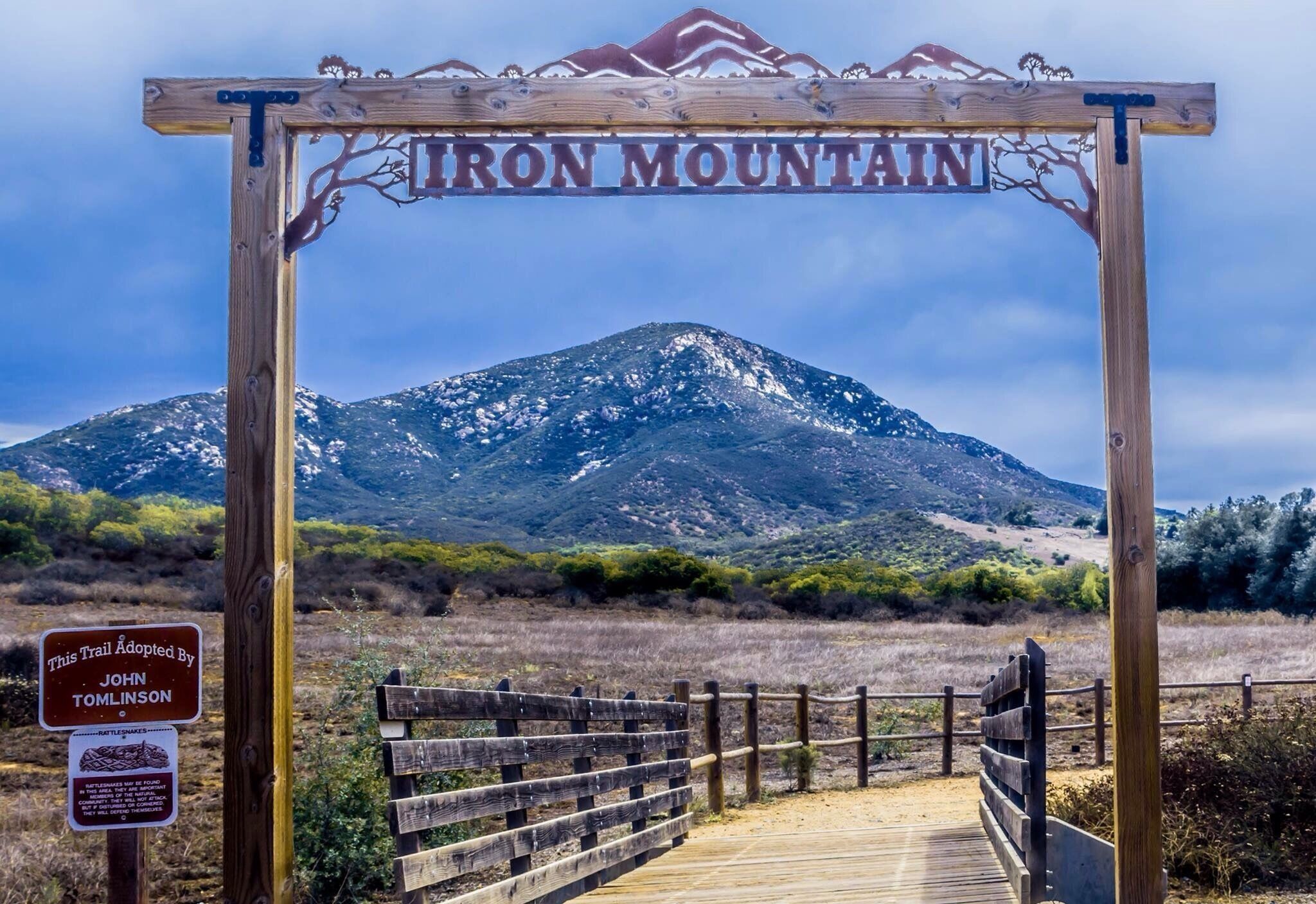 If you like hiking this is a great place to check out. I haven't tried it, I thought it was a picturesque scene and snag a photo. 