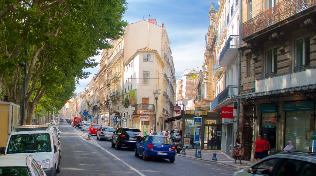 Beziers which includes a city