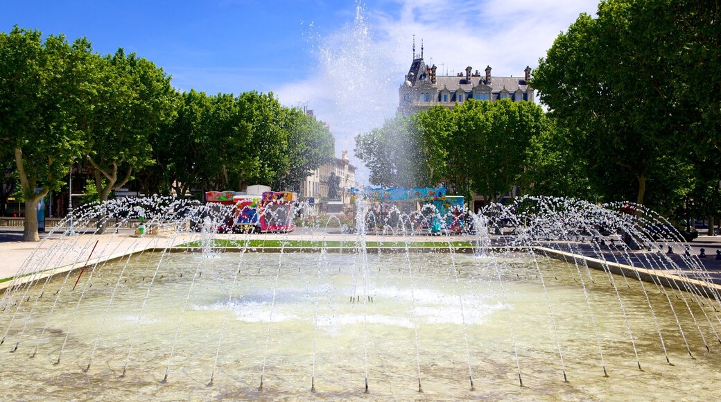 Beziers which includes a fountain