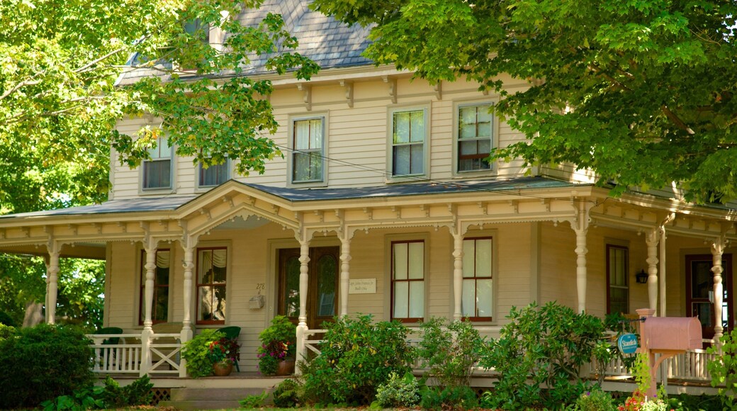 Wethersfield que incluye patrimonio de arquitectura y una casa