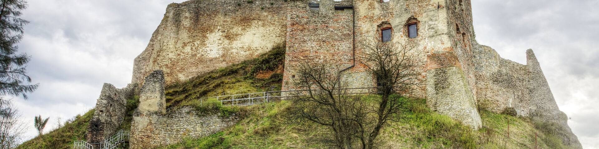 Czorsztyn castle ruins