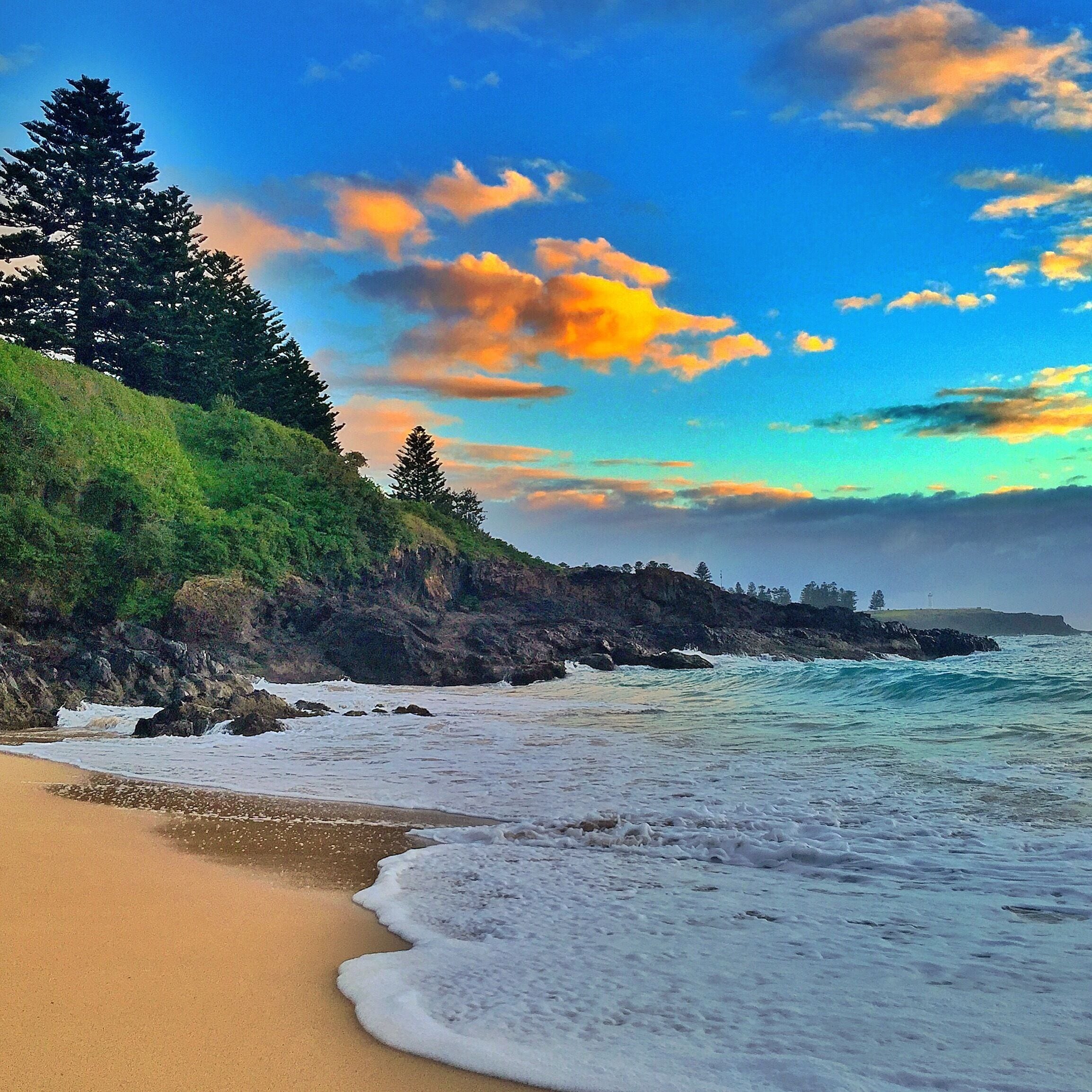 Sunrise over Kendalls Beach here in Kiama this morning! 🌅🌊🐠😀