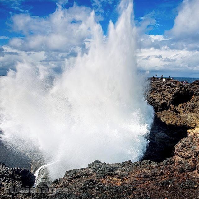 The #Kiama Blowhole in full cry during a large SE swell. The visual is pretty epic but the sound of this explosion is the real treat. Feel the energy of nature đ #stimages2016roadtrip #seeaustralia @visitnsw