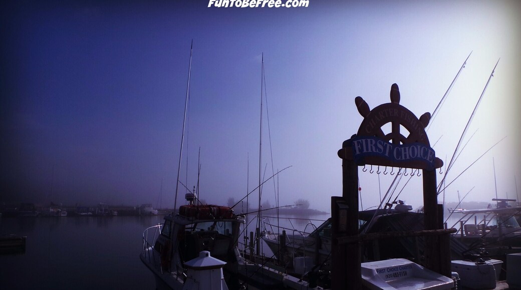 Great shops, clean harbor, wonderful restraunts and so much more.