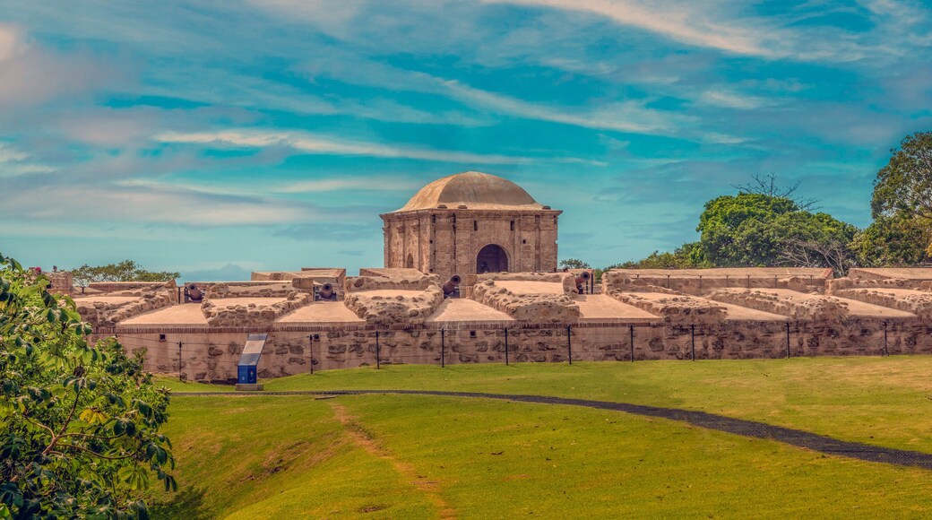 gThe magnificent ruins of San Lorenzo Real de Chagres Castle (Castillo de San Lorenzo Real de Chagres) at the mouth of the Chagres river, Colon, Panama