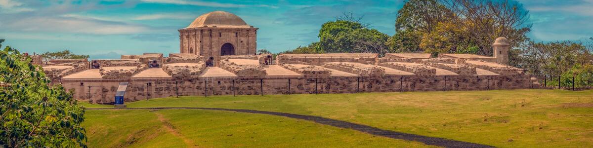gThe magnificent ruins of San Lorenzo Real de Chagres Castle (Castillo de San Lorenzo Real de Chagres) at the mouth of the Chagres river, Colon, Panama